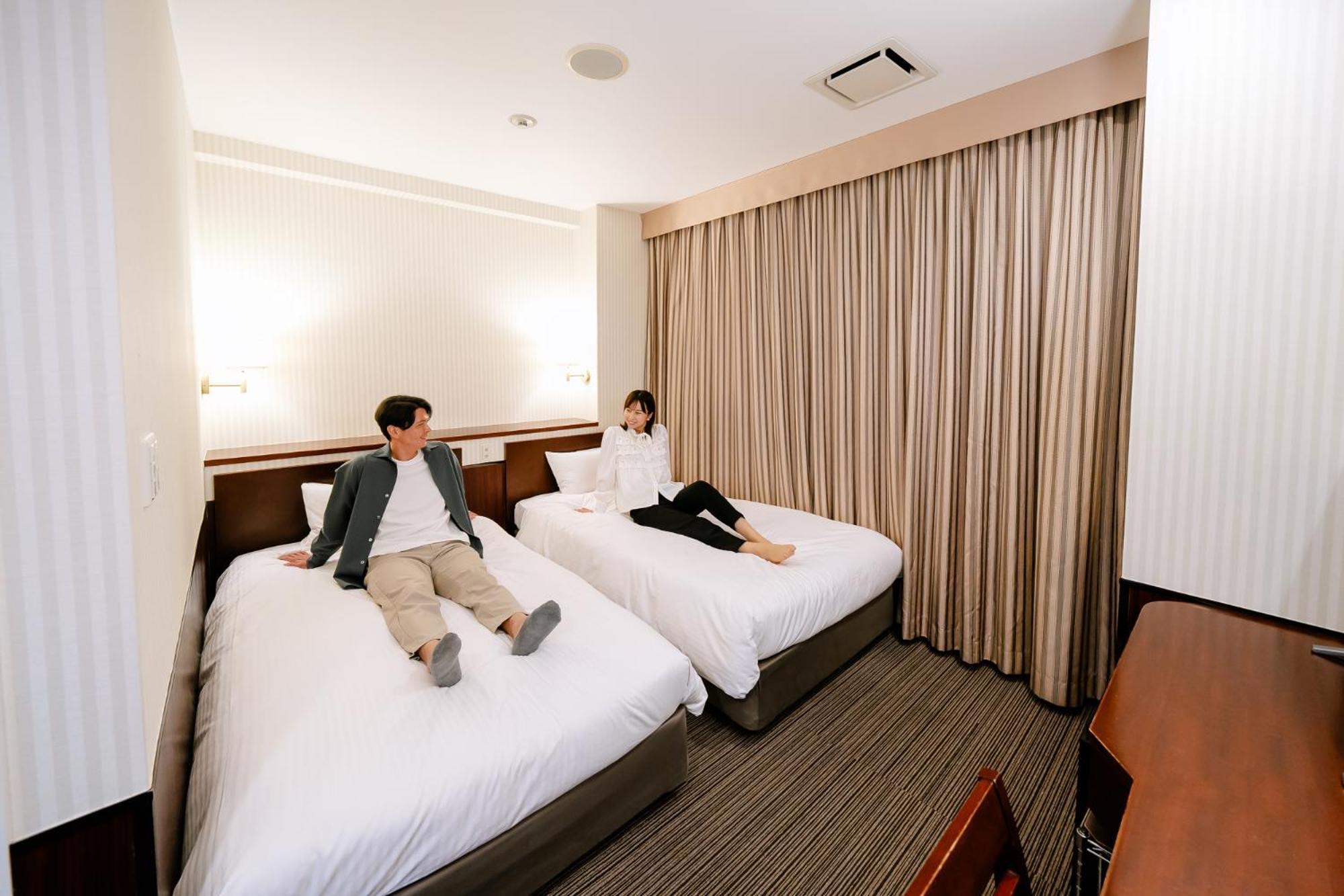 Hotel Hillarys Osaka Exteriör bild