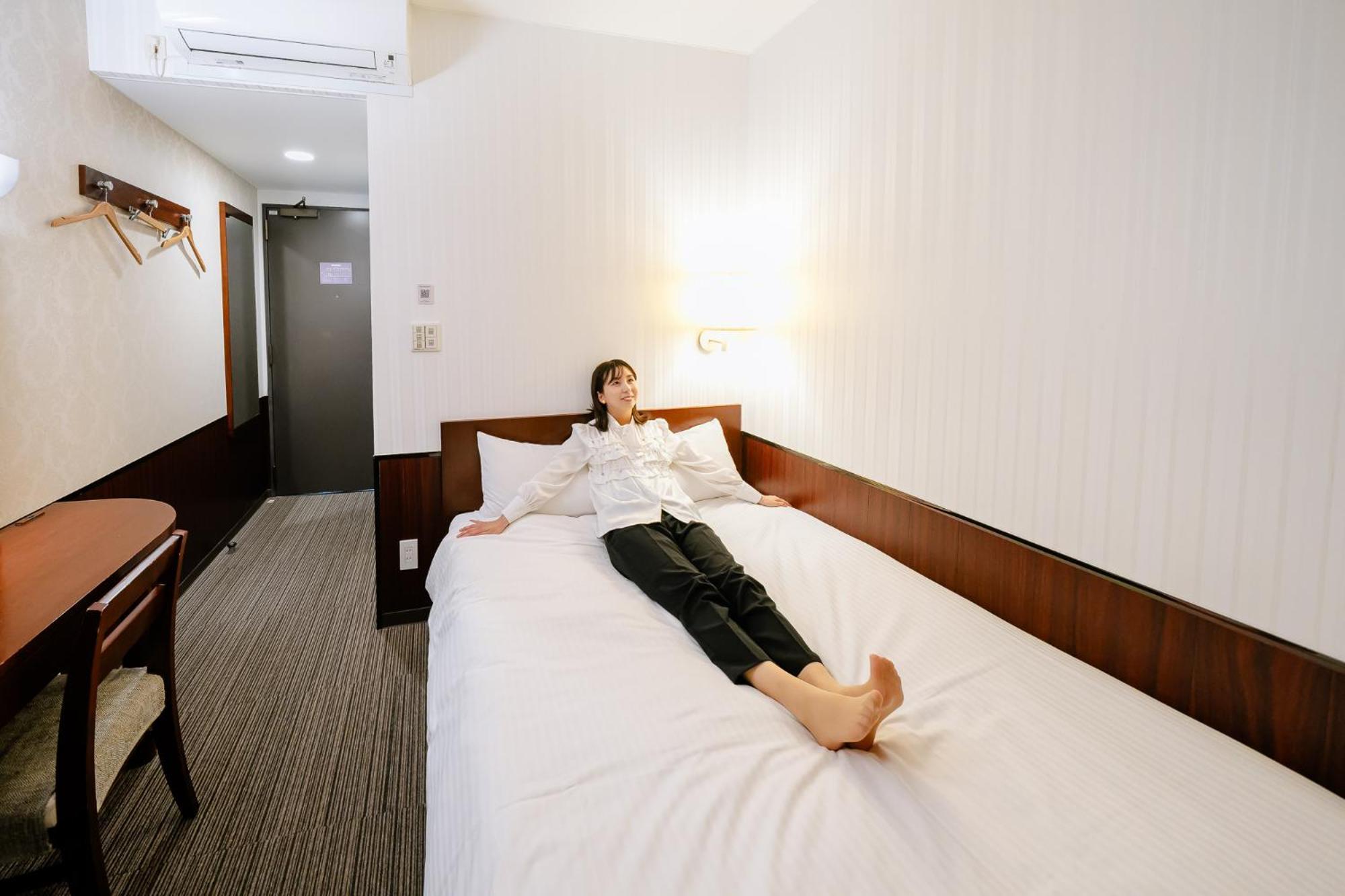 Hotel Hillarys Osaka Exteriör bild