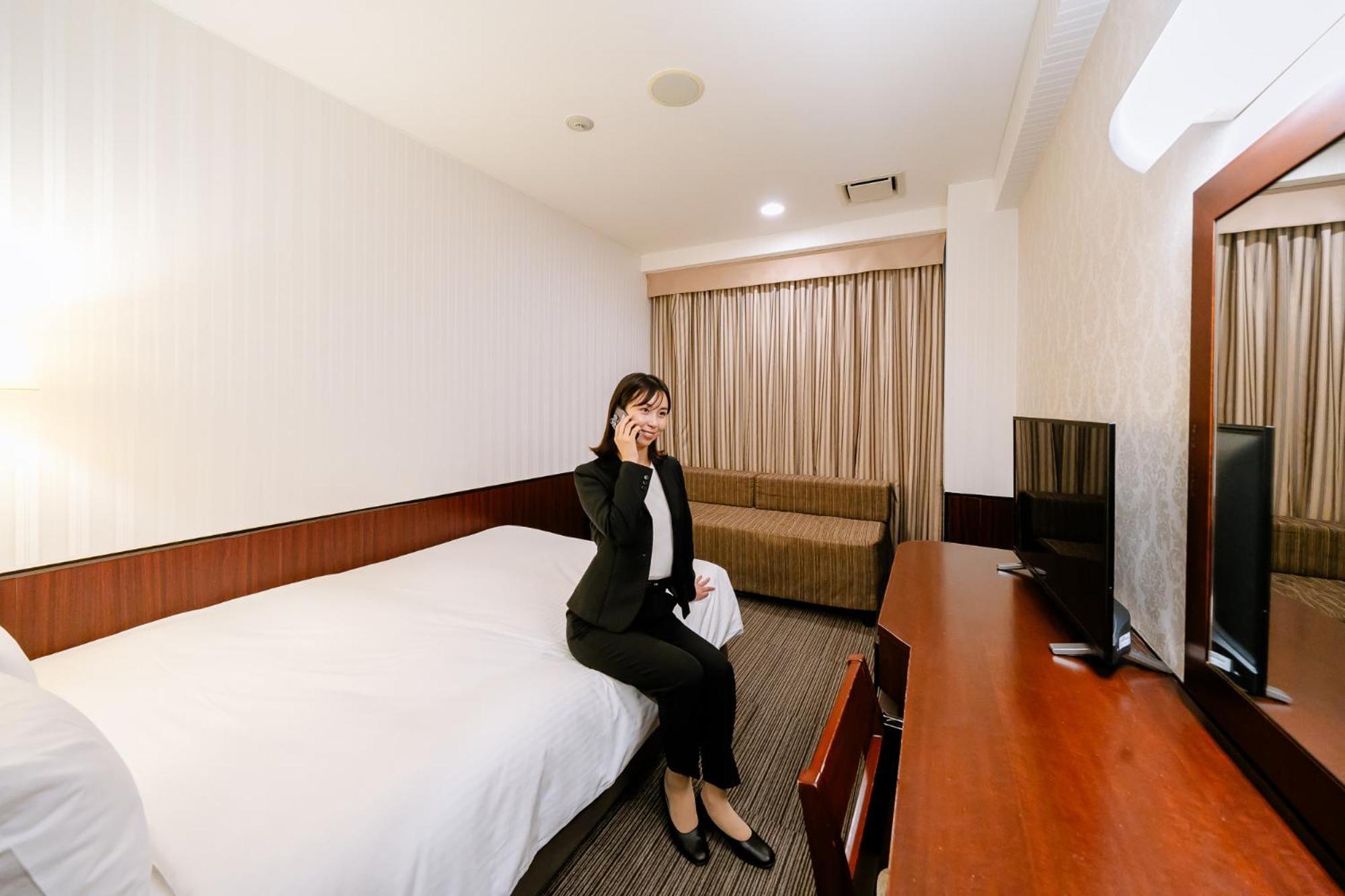 Hotel Hillarys Osaka Rum bild