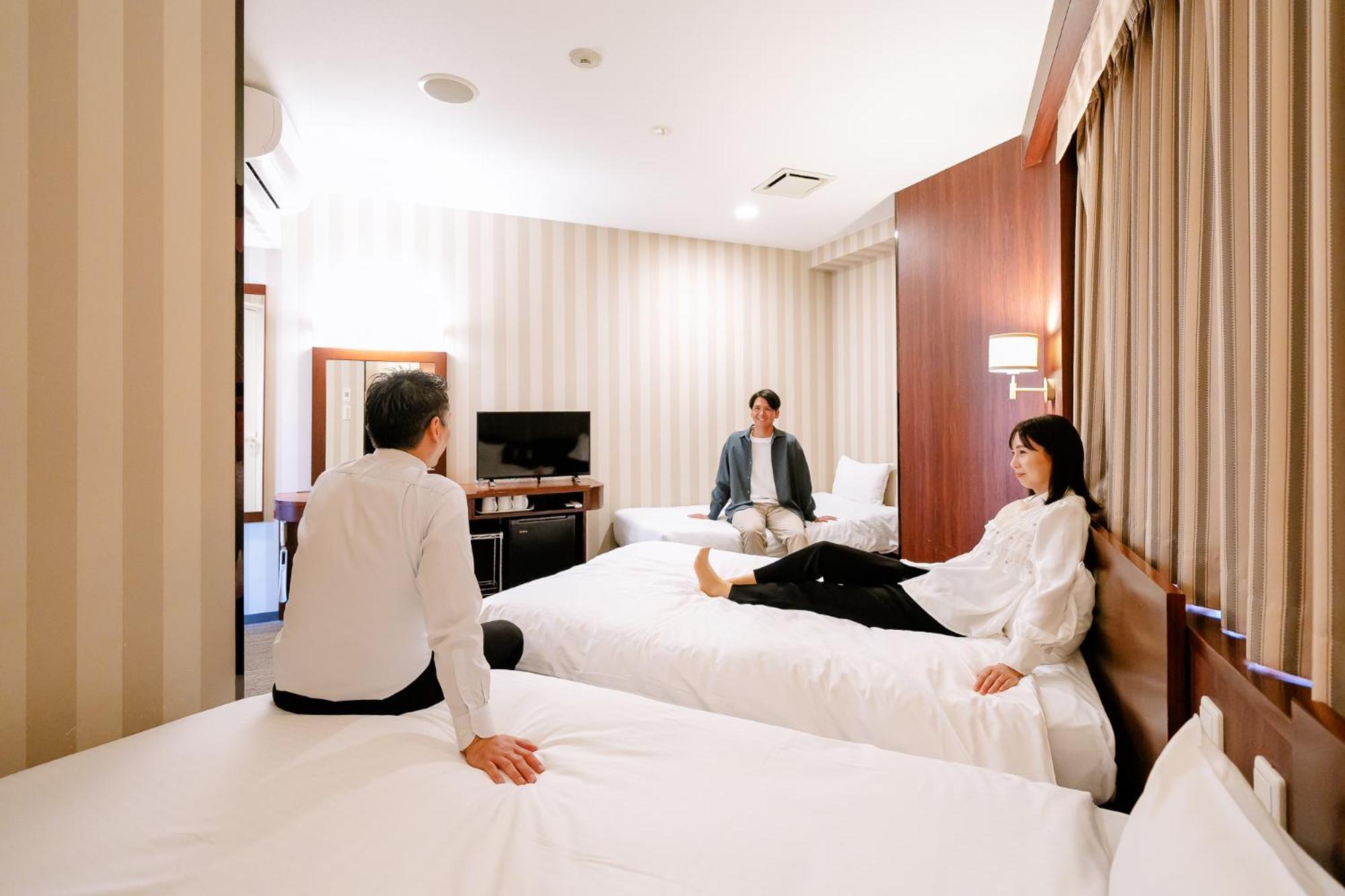 Hotel Hillarys Osaka Exteriör bild