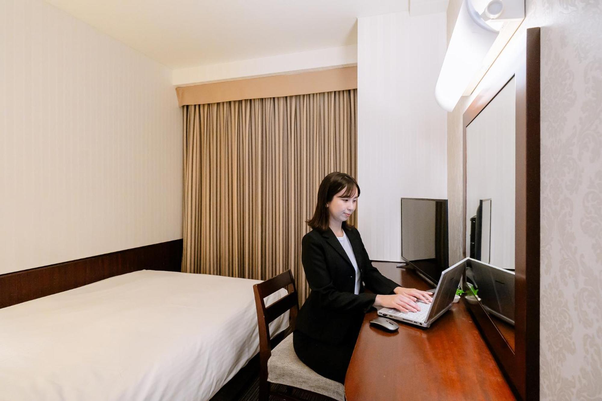Hotel Hillarys Osaka Exteriör bild