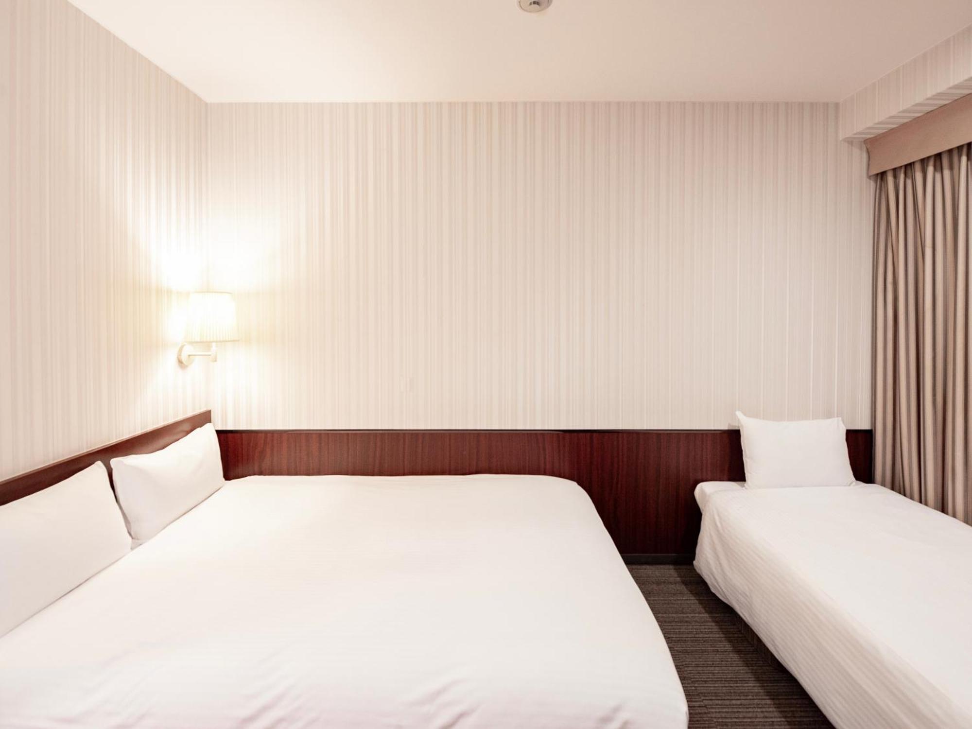 Hotel Hillarys Osaka Rum bild